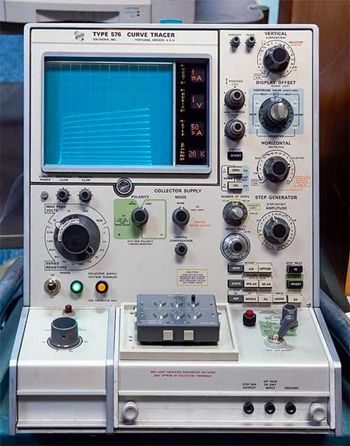 Curve Tracer vs. I-V Curve Tracer Software | Tektronix