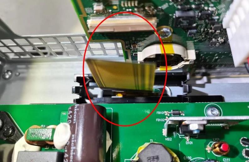 壊れたケーブル