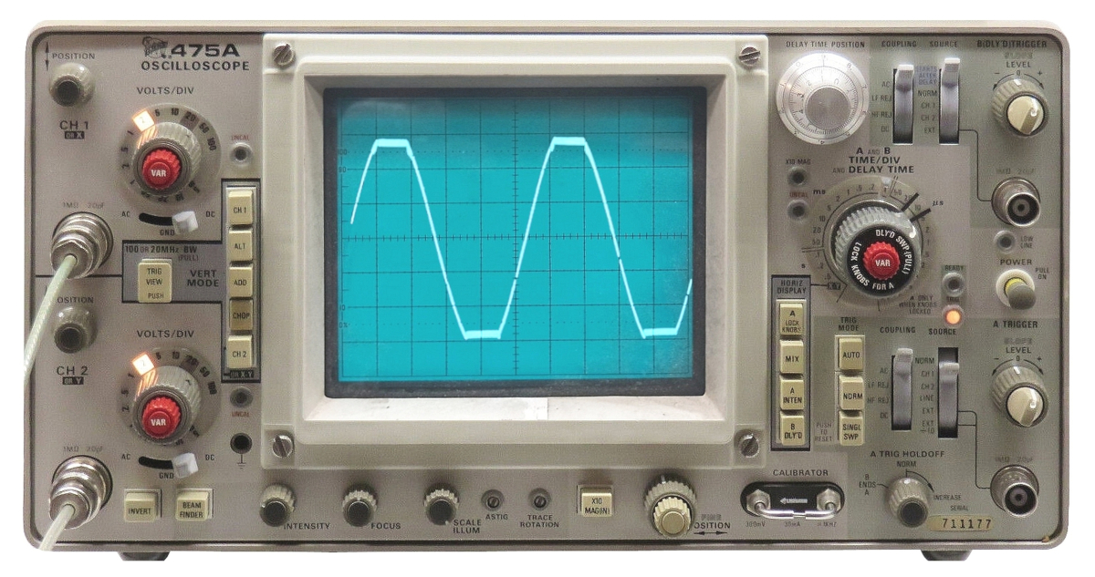 Tektronix 475A Analog Oscilloscope