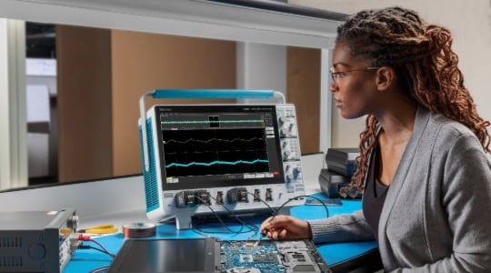 Engineer optimizing PDN design with 6 Series B MSO