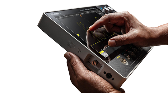 Intuitive touchscreen oscilloscope with simple front panel and controls