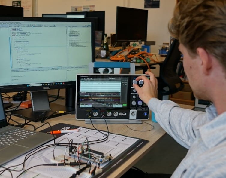 DELFT Hyperloop Customer story | Tektronix