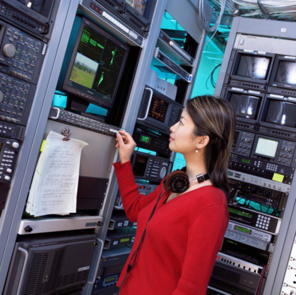 WVR8300-WVR8200-Waveform-Rasterizer-Datasheet-EN_US-9-L